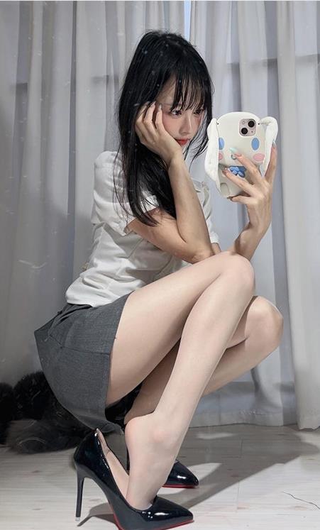 小甜酒子 私房拍摄写真合集下载