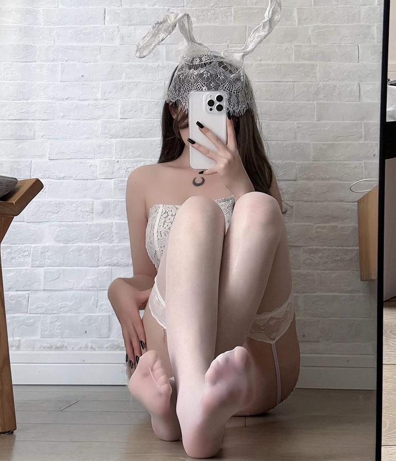 小瞳 萝莉超短裙写真资源及视频合集下载