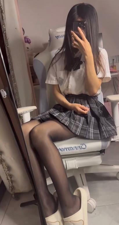 小杏仁/小杏儿 校服控福利写真图包及视频合集下载 小杏仁/小杏儿 校服控福利写真图包及视频合集下载