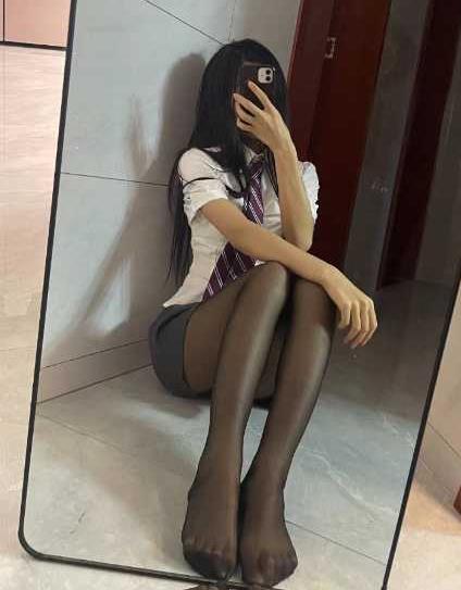 小杏仁/小杏儿 校服控福利写真图包及视频合集下载