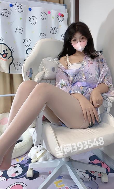 小莹是甜妹 波点白丝萝莉 铁粉空间写真图包下载