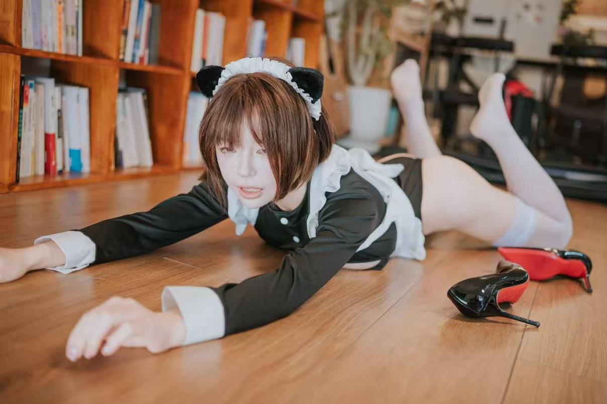 知一呐/哎呀一一 觅圈及微博日常写真资源合集下载