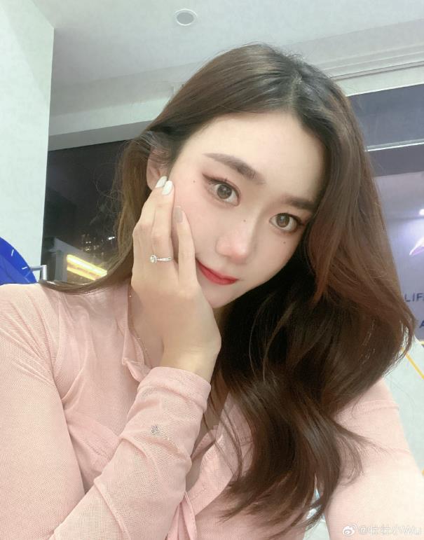 壮壮小Wu 蛮腰翘臀美女 微博日常写真图集资源下载