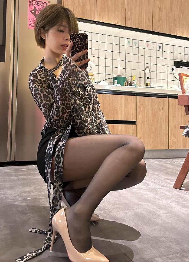 短发那只猫 全套写真合集下载