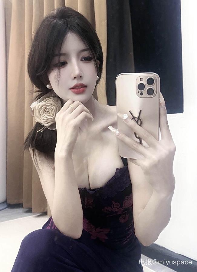 小熊饼干 写真图片及视频合集下载