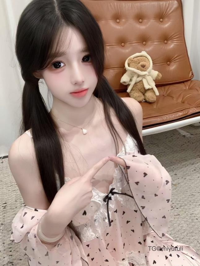 小m 岛遇写真图片及视频合集下载