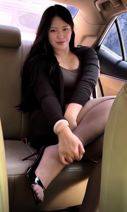 房东白洁 写真图片及视频合集下载