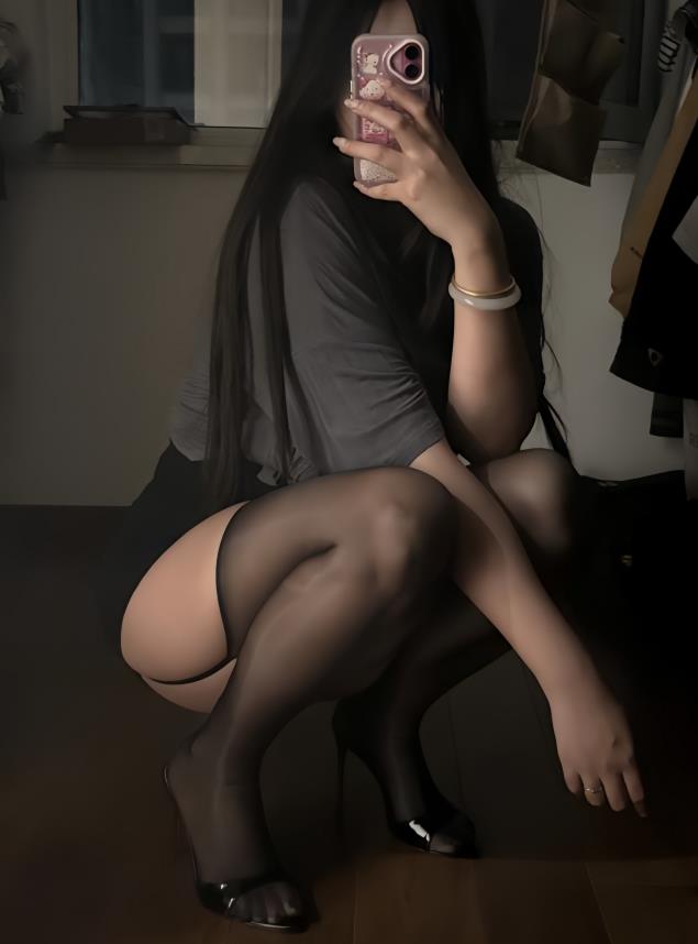 房东白洁 写真图片及视频合集下载